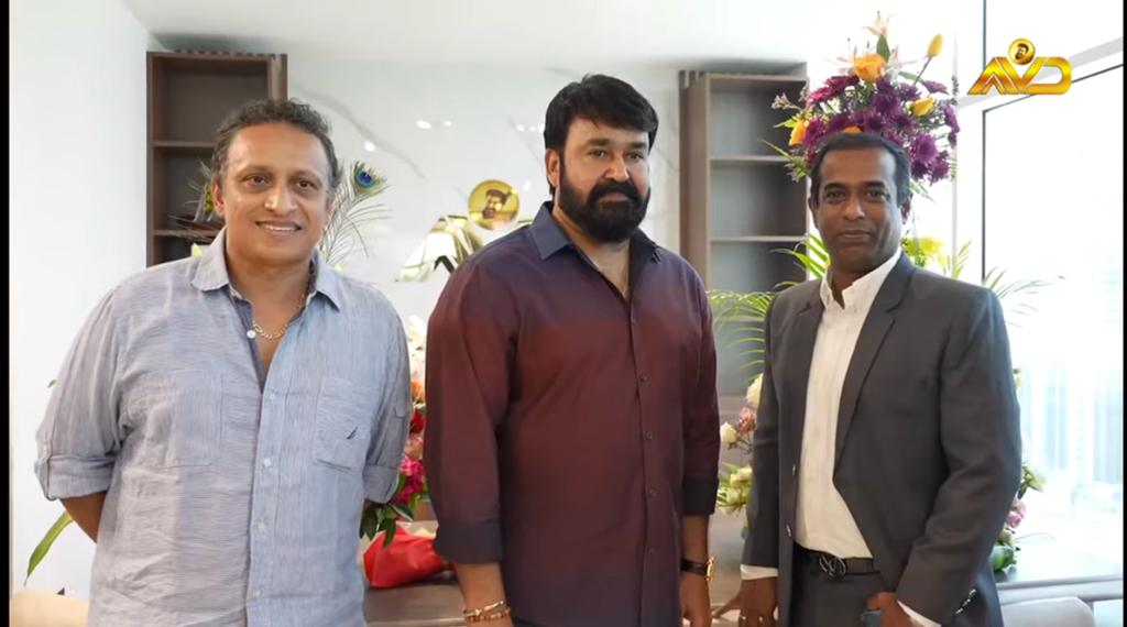 Our @vinglesentmt directors meets the superstar at his Dubai office🙏🔥🔥 some exciting project locked with #Lalsir, will announce verysoon🔥 we promise, this is going to be the best of best🤛🤜🤛 glimpse from @aashirvadcine dubai Inagurations. youtu.be/iII7u6bIag0
 @Mohanlal