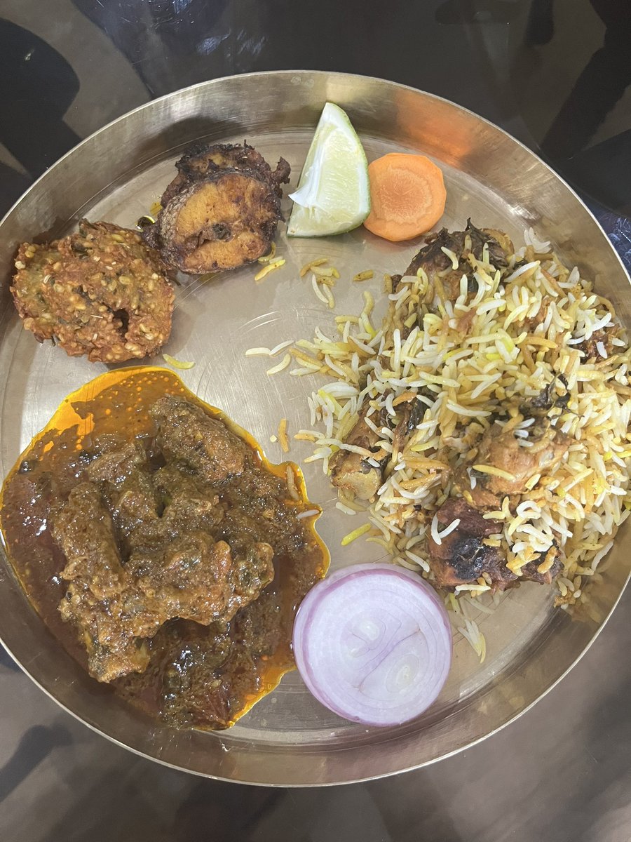 arudramayuri's tweet photo. A common #Telanganite house immediately after #sravanamasam 🙈🙈
Home made #Pesarigarelu with #mutton,#chickenbiryani and #fishpulusu with #fishfry and lots of fun with #cousins 😍😍😍 #HappySunday https://t.co/2W0yLzXqmH