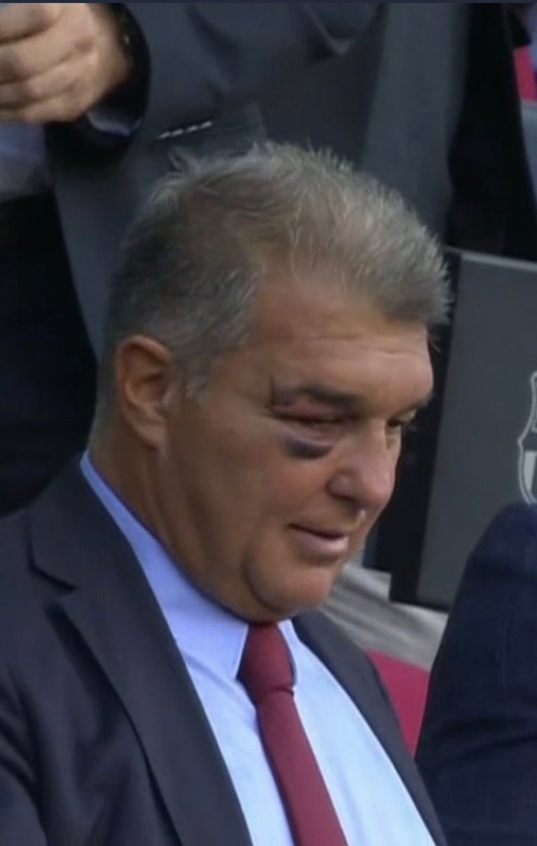 menezrm's tweet photo. Si venga que Laporta se ha endeudado con la mafia para inscribir a Koundé. https://t.co/0QoFPljrlO