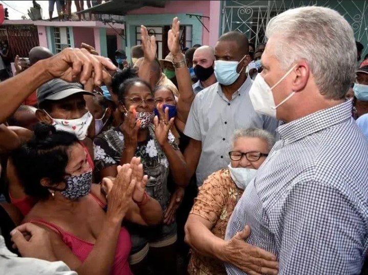 Con apagón y sin apagón, toda Cuba esta con él. 
coño que se lo merece, ese hombre no descansa. #IzquierdaUnida #YoSigoAMiPresidente .