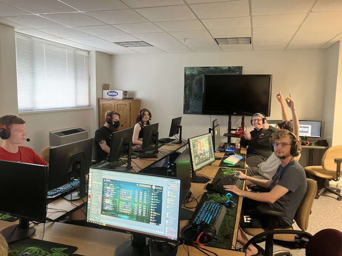 WKUEsports's tweet photo. We would like to thank everyone who came out to @wku_LoL tryouts. We had a really good showing! Our next tryout session will be our @wku_ow Overwatch tryouts on 8/29 and 8/30 @ 7:00 pm in our esports arena inside McCormack. Any questions, please reach out! https://t.co/DwHK6RHGY5
