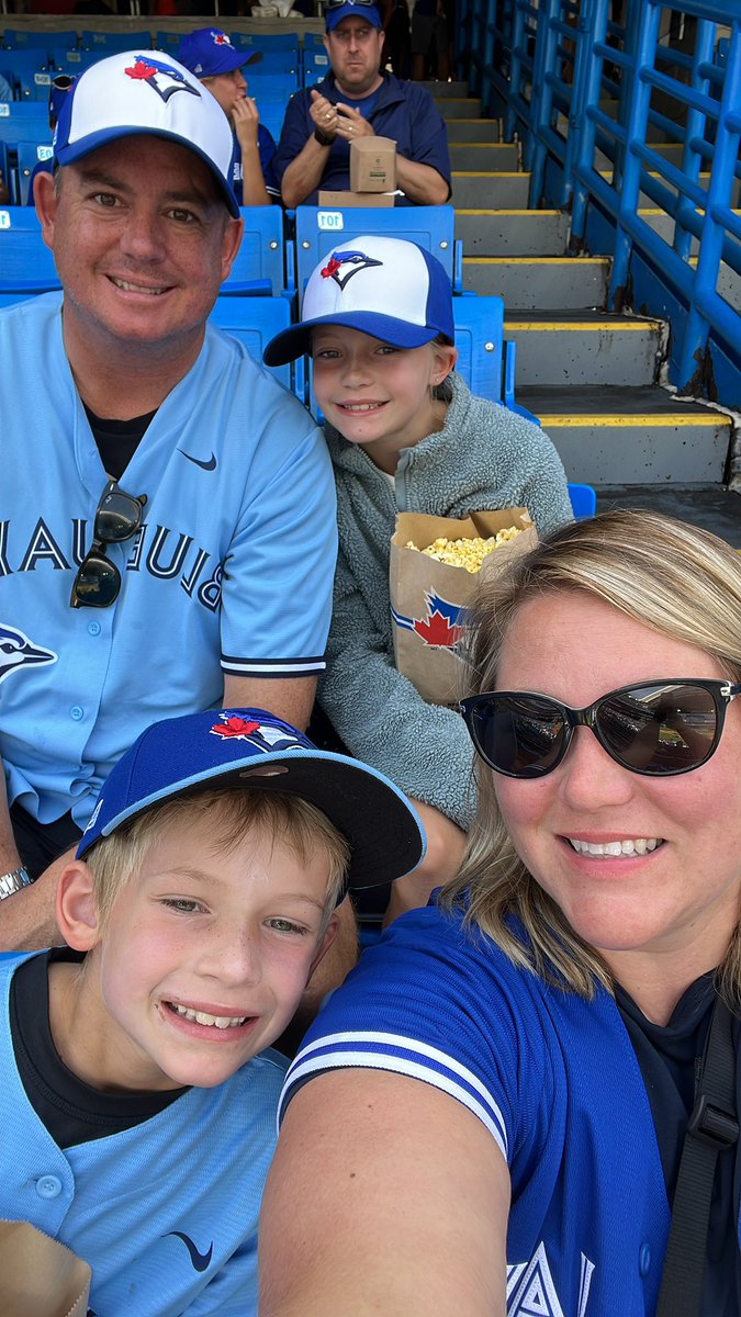 SharpeDevon's tweet photo. #NEXTLEVEL #bluejays @BlueJays  Game 2… go jays go! https://t.co/SmQ4AcOlBY