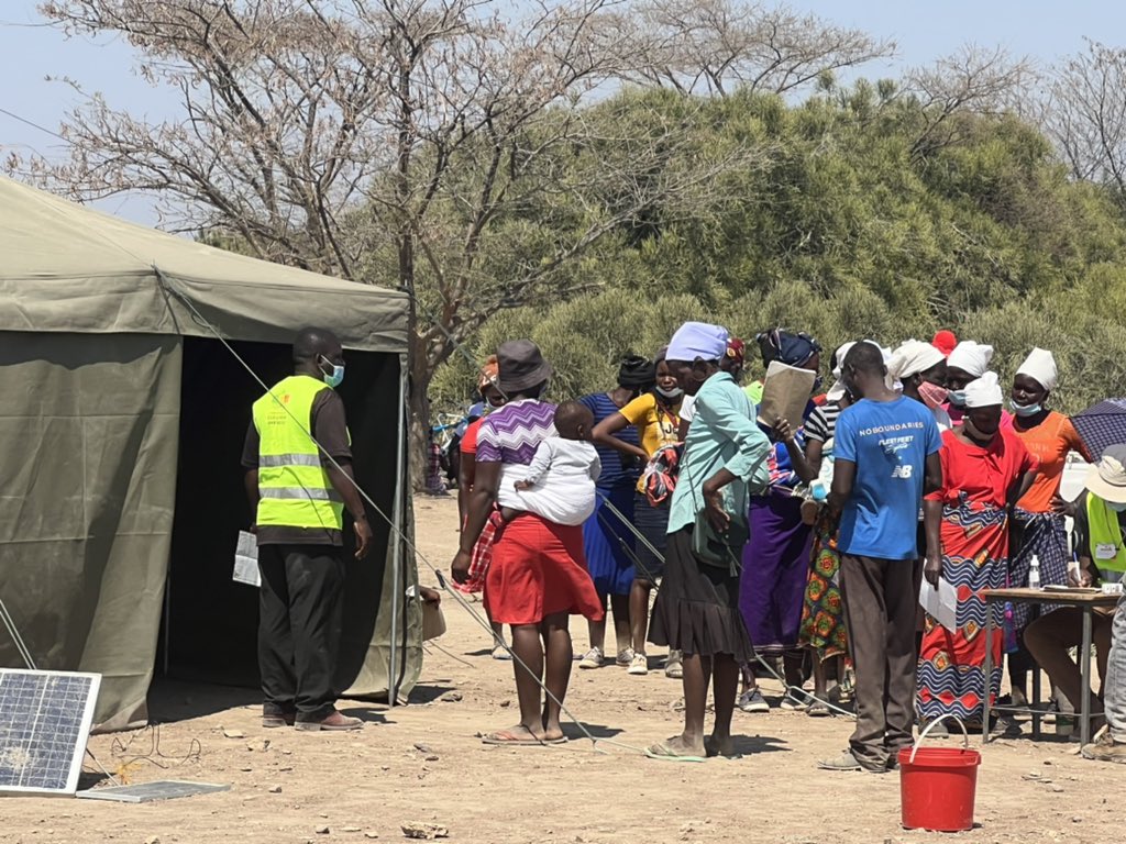 mangwana_jasper's tweet photo. #Kabuyuni In the 9 polling stations I visited I asked the agents on their evaluation of @ZECzim polling , all the agents were happy with the transparency and fair conduct of our electoral officers. 

#ZimElectionFacts https://t.co/lKhyAtDPEm