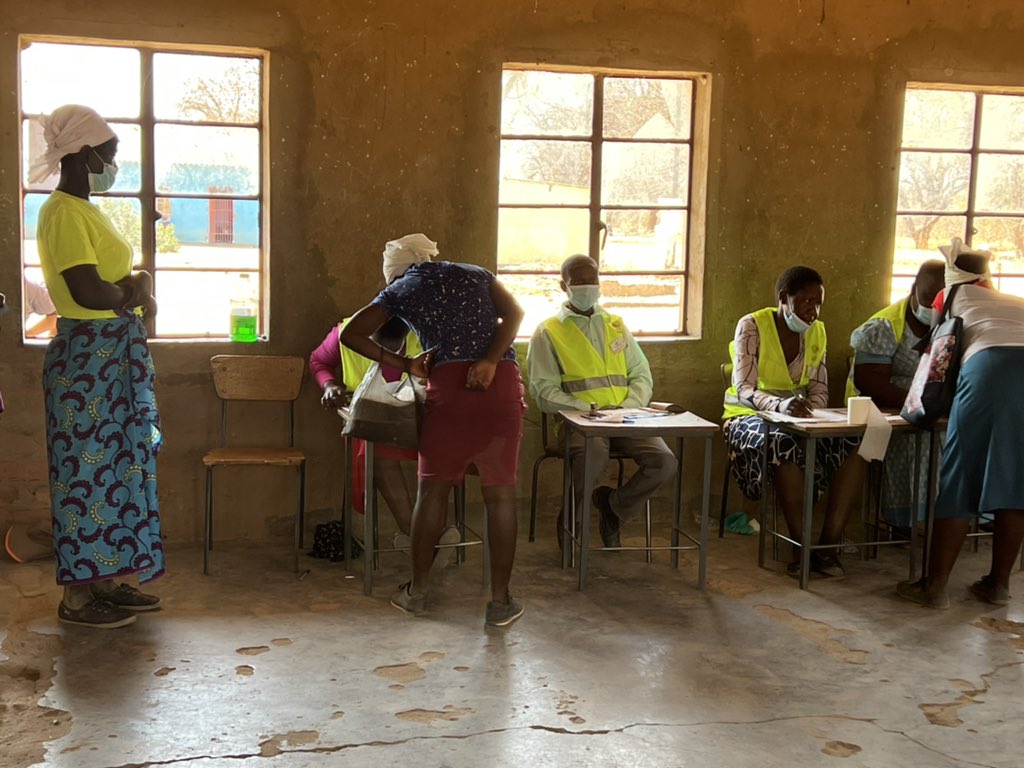 mangwana_jasper's tweet photo. #Kabuyuni In the 9 polling stations I visited I asked the agents on their evaluation of @ZECzim polling , all the agents were happy with the transparency and fair conduct of our electoral officers. 

#ZimElectionFacts https://t.co/lKhyAtDPEm