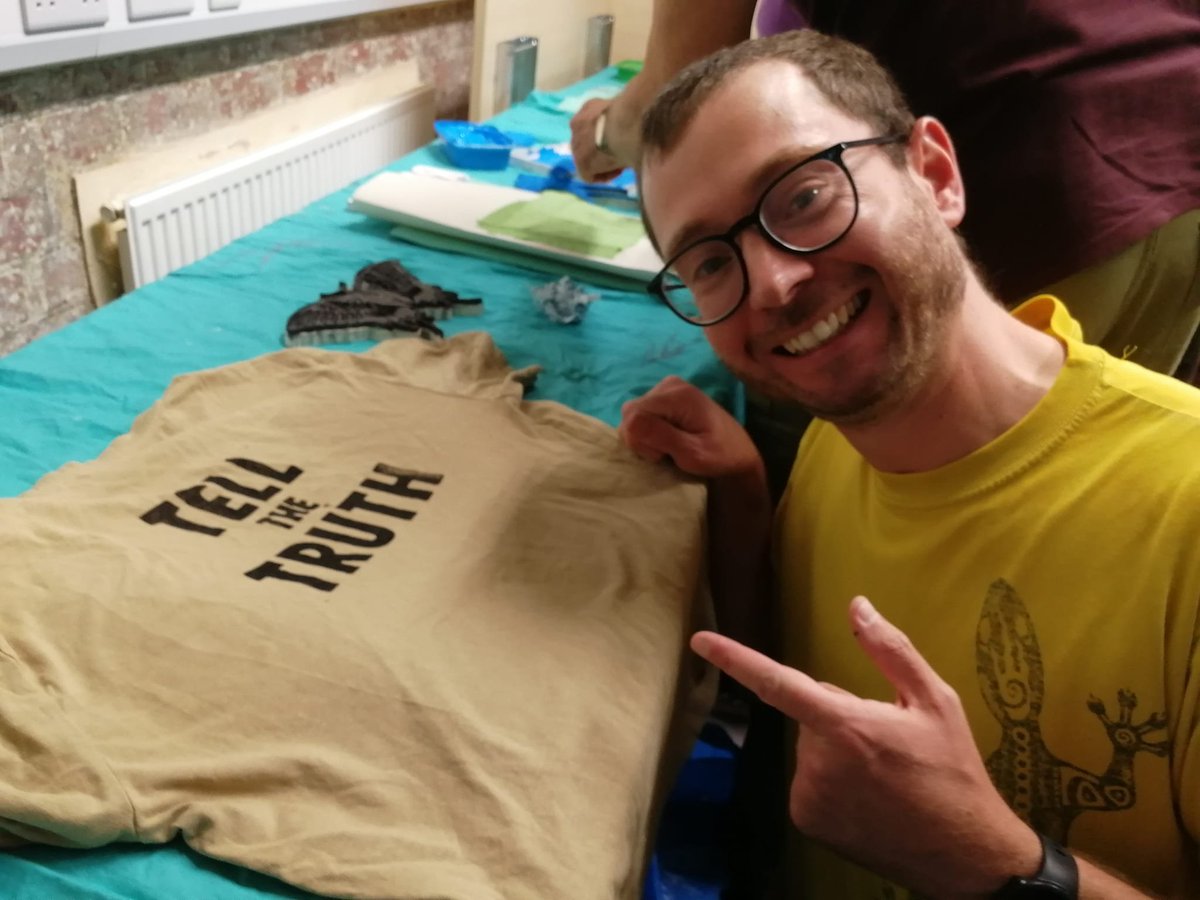 xrbham's tweet photo. XR Brum
Welcome meeting at the #WarehouseCafe with amazing block printing too. Great attendance of new and well seasoned rebels in preparation for the London uprising, 10-12th Sept. See you there!
https://t.co/maqRL8c3ta
#XRBrum https://t.co/KG5nxhSWfF