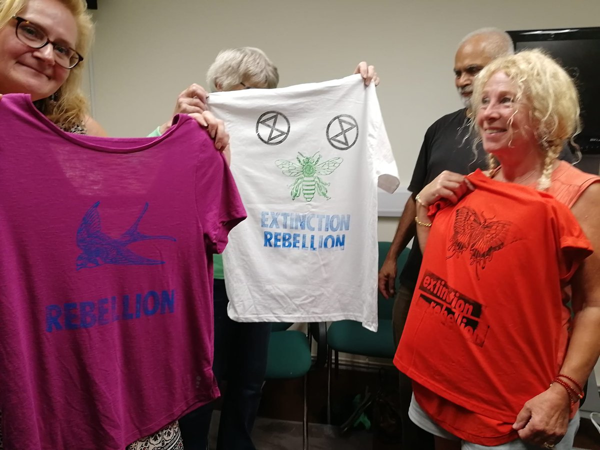 xrbham's tweet photo. XR Brum
Welcome meeting at the #WarehouseCafe with amazing block printing too. Great attendance of new and well seasoned rebels in preparation for the London uprising, 10-12th Sept. See you there!
https://t.co/maqRL8c3ta
#XRBrum https://t.co/KG5nxhSWfF