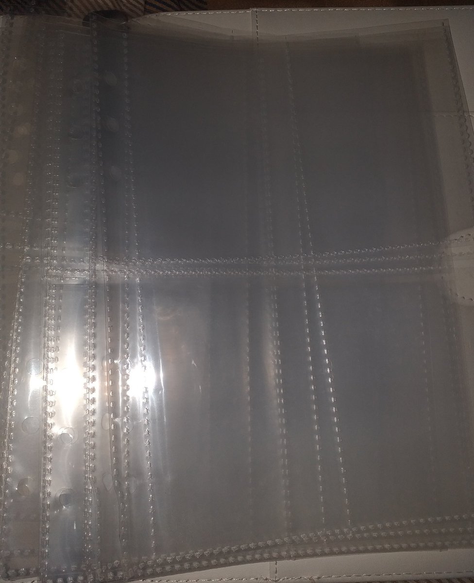 wts lfb ph ww 

white macaron a5 binder with 10 pcs 4p sleeve

 200php !

-used not abused
-mint cond
-prio payo !!!
-can ship agad tom
- dm me for more details or visit my moments !