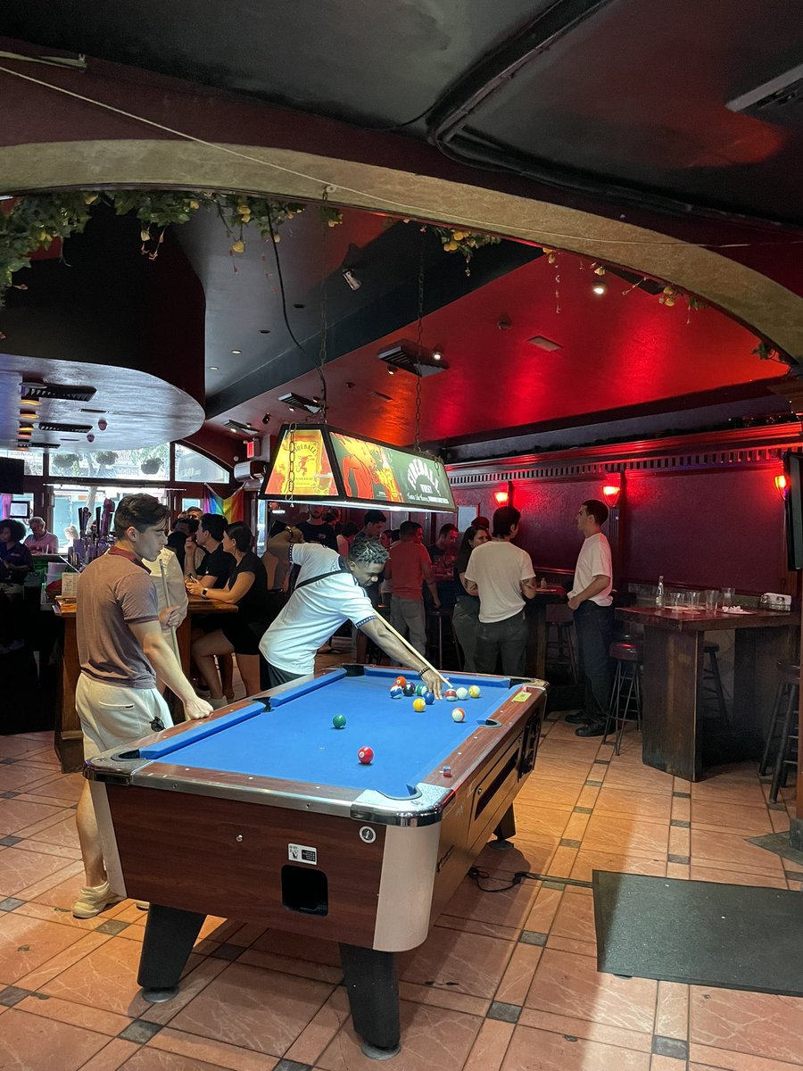 ThefitzG's tweet photo. Visited the alligator lounge with some friends this weekend. It felt surreal being there. https://t.co/B0PwwNmh62