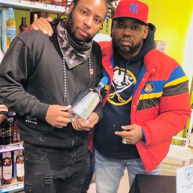 716Transplant's tweet photo. Also, in case you were in need of this…Raekwon in a Buffalo Sabres hoodie #yourewelcome https://t.co/YdNW36s1nx