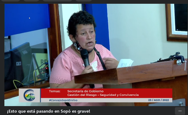 URGENTE
La valiente señora Sandra denuncia ante el concejo de Sopó el robo de alimentos en las escuelas y colegios del municipio. Lo sabe el alcalde y el personero. Está amenazada por lo(a)s responsables. Por favor, un RT a ver si se protege su integridad y se para la corrupción.