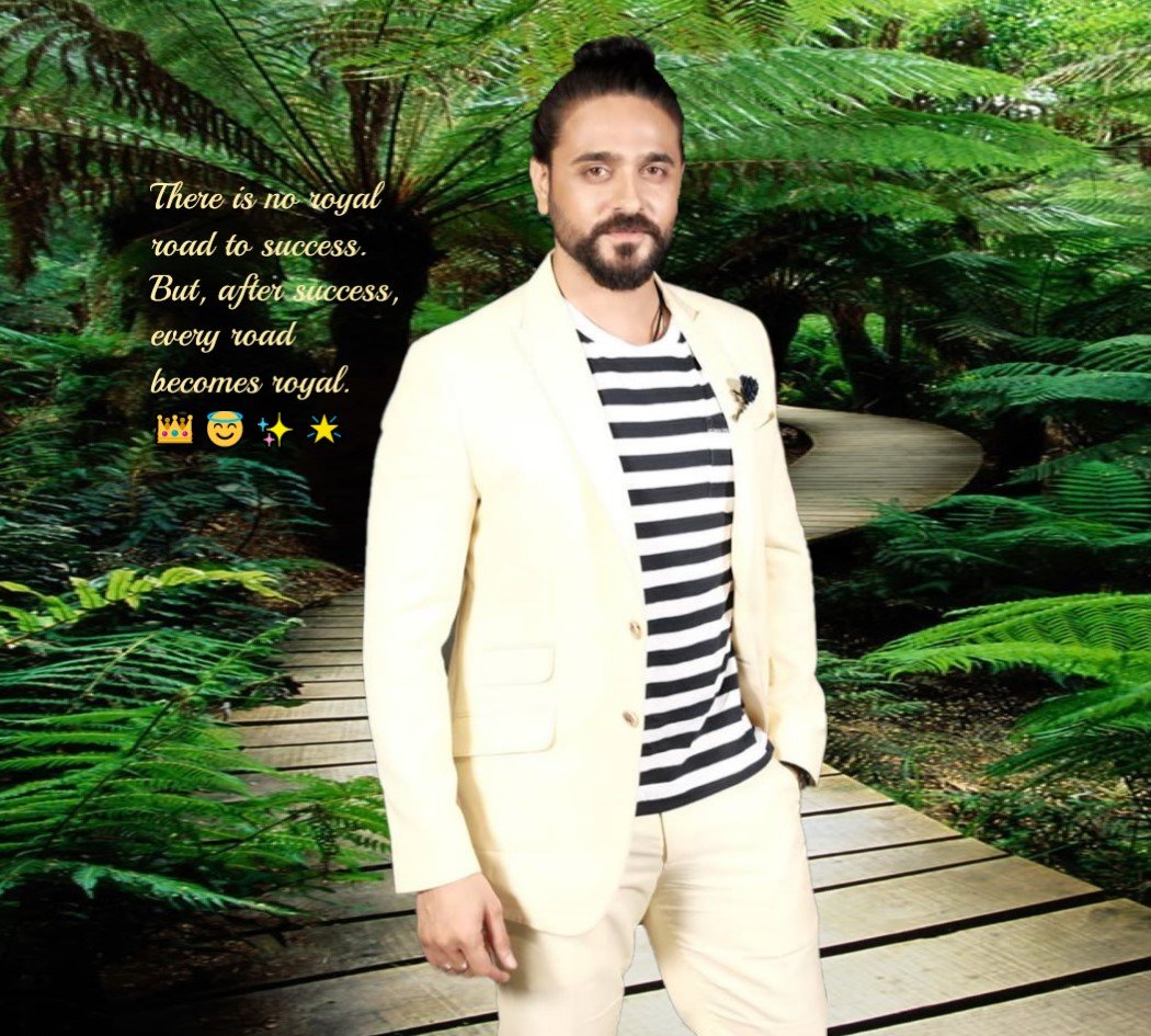 SireenBorotikar's tweet photo. @SabineSY2 @ashish30sharma complete package without baggage..#Ashesh #Samucha (complete). #writer #poet #actor #AsstProd #ScriptSup #DialogWriter #Producer https://t.co/nRISX0q9fR