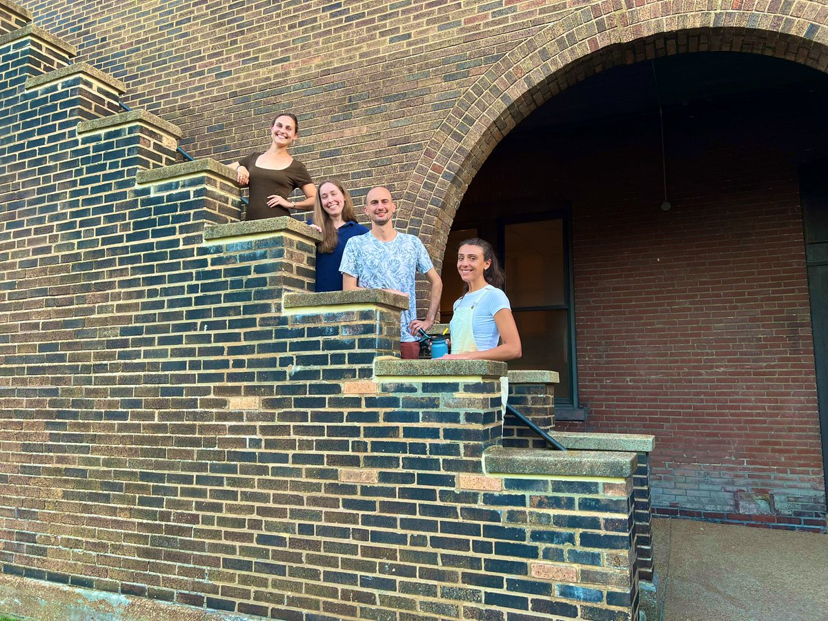 SLUMDPhD's tweet photo. A very special #STLSunday featuring the Manresa Retreat Center! Our trainees spent this weekend bonding and hearing from leaders in the fields of medicine, academia, and industry. A big S/O to our keynote @DrJustinMott —it was great to have you back home! #DiverseCareerPaths2022 https://t.co/mwUqOE5H1G
