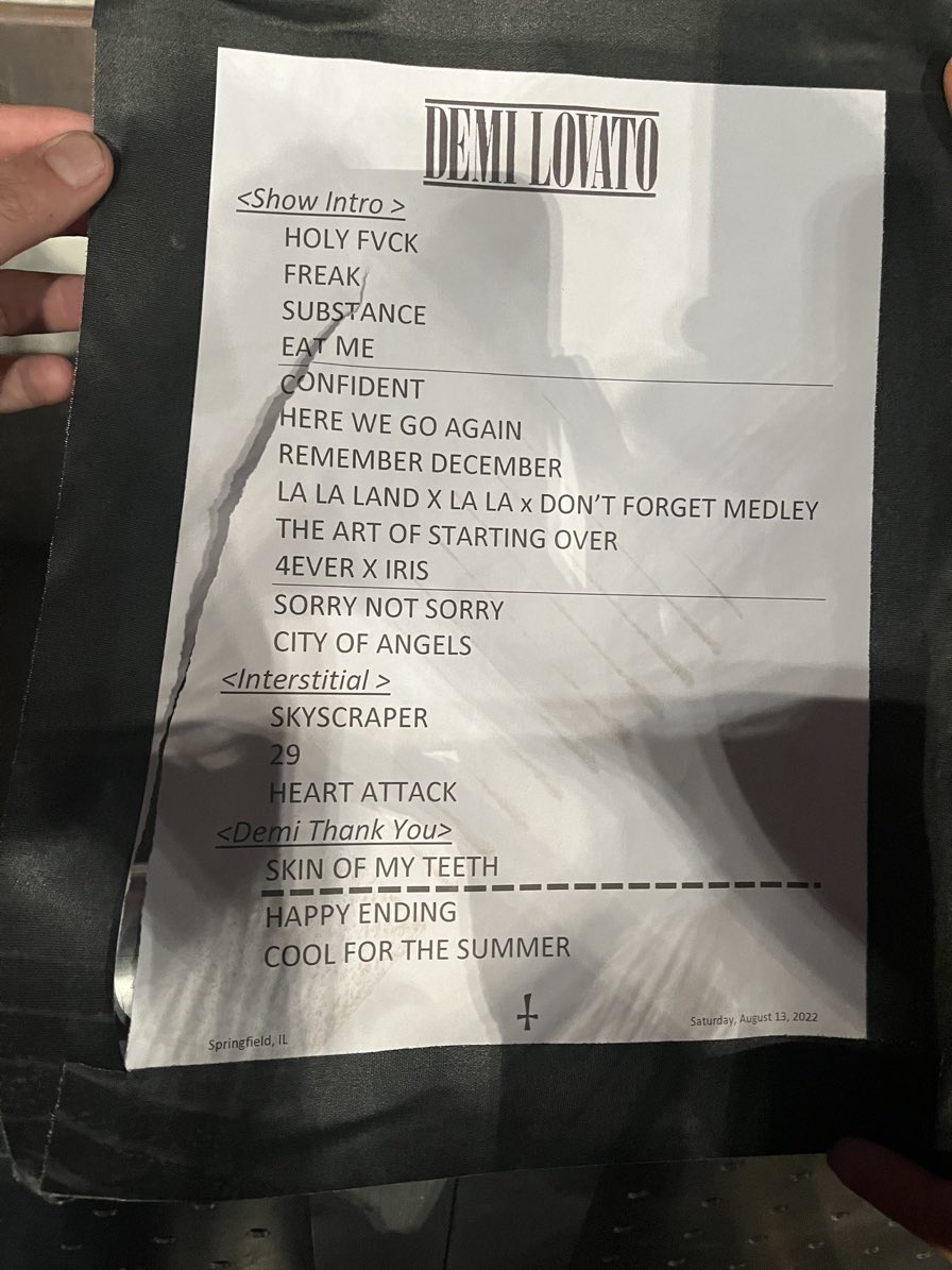 demiaintsorry's tweet photo. do you think any songs will be added/taken off this setlist? https://t.co/bWcoRVEaGc
