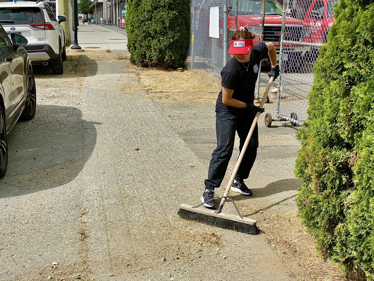 OddSquadProd's tweet photo. Some more photos of the Odd Squad ⁦cleanup around the ⁦@CityofBurnaby⁩ Lane St neighbourhood we call home! We will be starting our Police Judo Junior programs for the Fall soon &amp; expect to have a busy and productive Fall season helping youth develop! #thinkprevention https://t.co/xLHQwYagBu