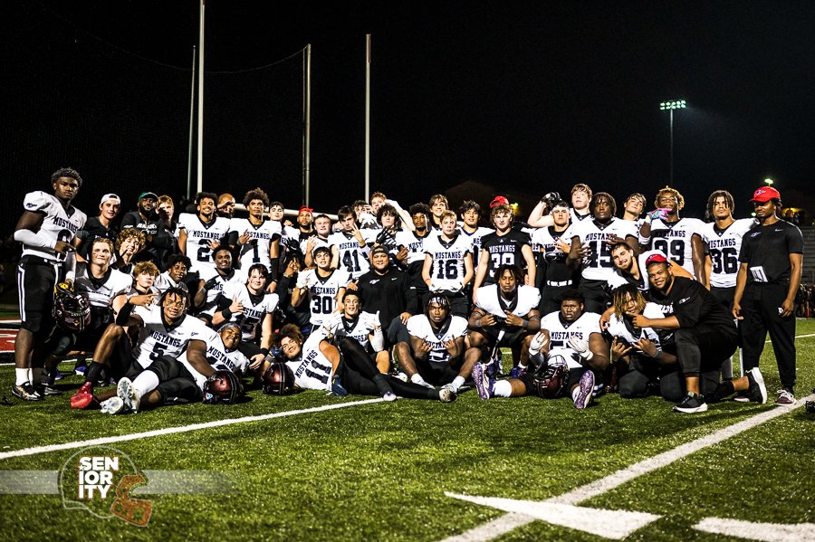 SENIORITYPHOTO1's tweet photo. 2 Defensive TDs. 3 Turnovers. 4 Sacks. Multiple Red Zone Stops. LA Mustang Defense. Different.
@LAmustangFB @AcademyLipscomb @LIPSCOMB_MAC @ESpillman13 @hunterhigh5 @kalebbeasley @bryan_longwell2 https://t.co/dx2GkfGbti