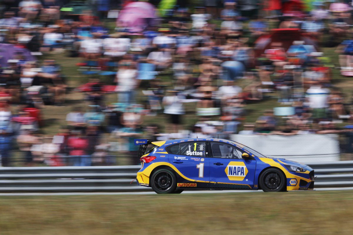 AllianceRaceUK's tweet photo. What a weekend for #Motorbase @thruxtonracing and capped off with P5 in the final race for @ASuttonRacing and P10 for @DanCammish 

Points return for @OllieJackson48 with P14 but unfortunate DNF for @samosbornebtcc 

Ash is P2 in the standings

📸 @JakobEbrey 

#ImWithMotorbase https://t.co/l1gmbCBoSO