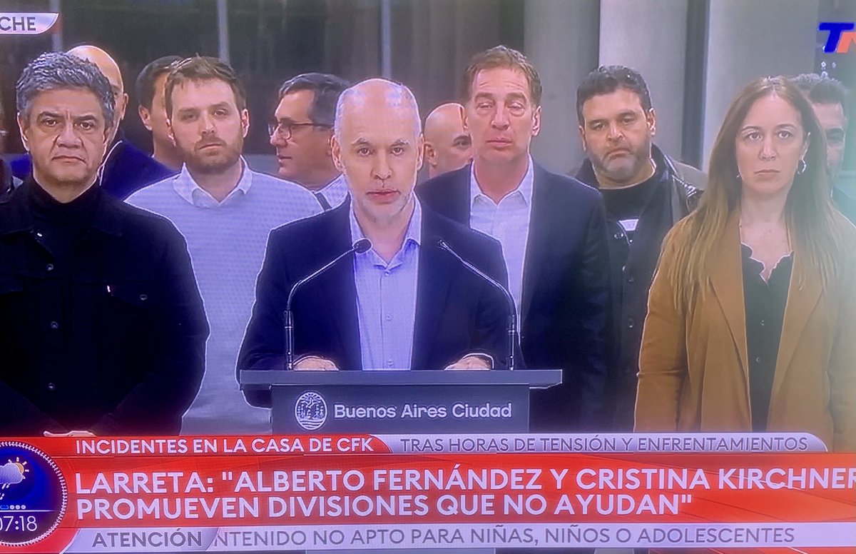 jrochaga's tweet photo. La oposición le pifia con el mensaje… mal. Pero bueno… #QueDecirles https://t.co/A0Aoel2PyT
