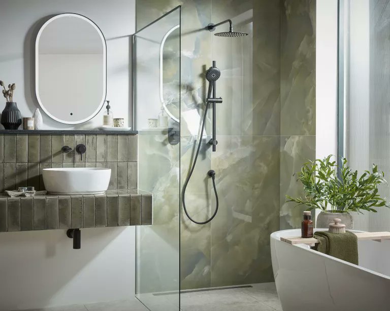 KathyBohn's tweet photo. Which of these ideas for using green to #decorate a bathroom appeals to you most? #interiors  https://t.co/PaqNcUJ1mG https://t.co/paBEz9reMs