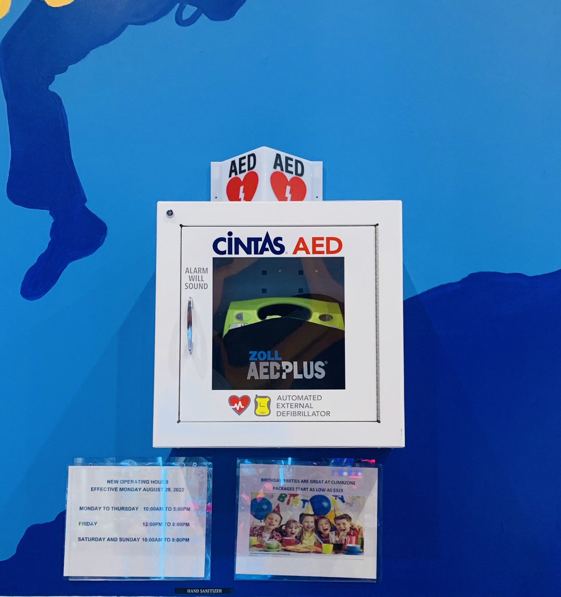 FXCODocs's tweet photo. Wherever you are, look around and #FindTheSign.  #PublicAccessDefibrillators SAVE LIVES!  

Take a second, download @pulsepoint, note a location…and #NeverMissAChanceToSaveALife! https://t.co/c5D7g1iW02