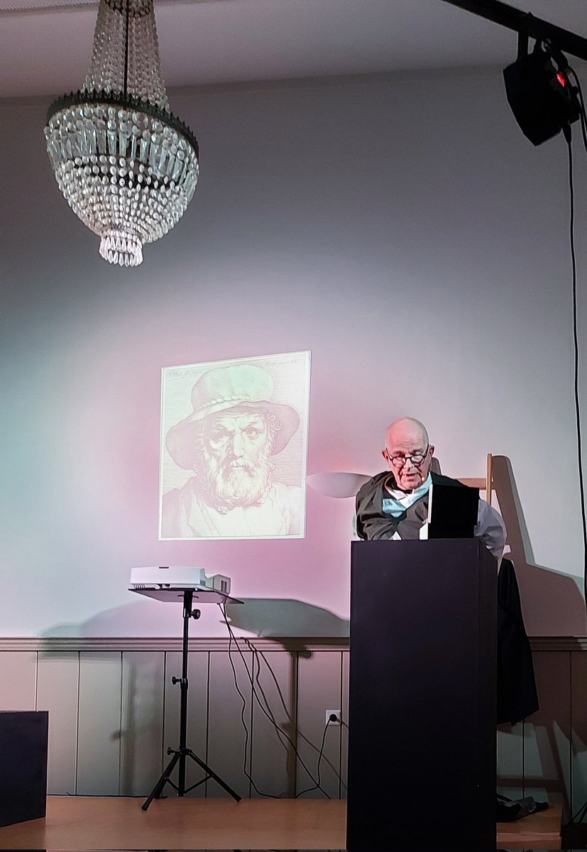 Gisteren genoten van de prachtige eenakter over Coornhert...eigenlijk over hoe acteur &amp; schrijver allengs van hun  personage gaan houden en hem...ja, wòrden ...overtuigend,  ontroerend,  meeslepend...

Het applaus barstte los..
Nog te zien in de Reunie op 3, 7 en 10 sept. (8 u).