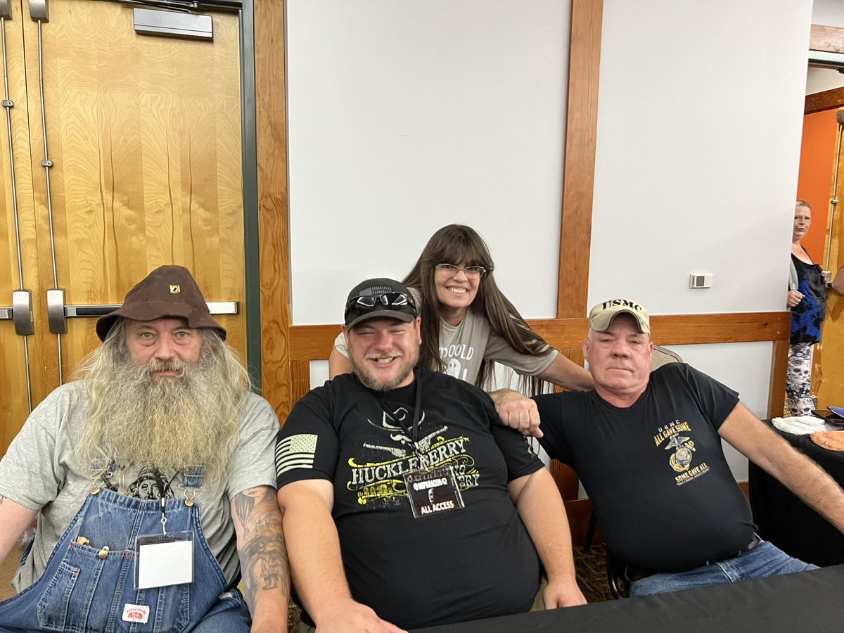 MrsDCRatt's tweet photo. @RealMtMonsters @miparacon We found them! @Accountant_Jess @TashaWelchToday https://t.co/tQ3HyC9qE2