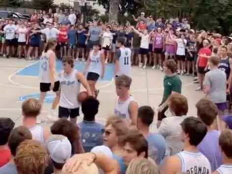 Recruiting Trip - New Kansas State Hoops Coach Shows Up At A Frat Darty Basketball Tournament To Win Over The Student Section bars.tl/3430446