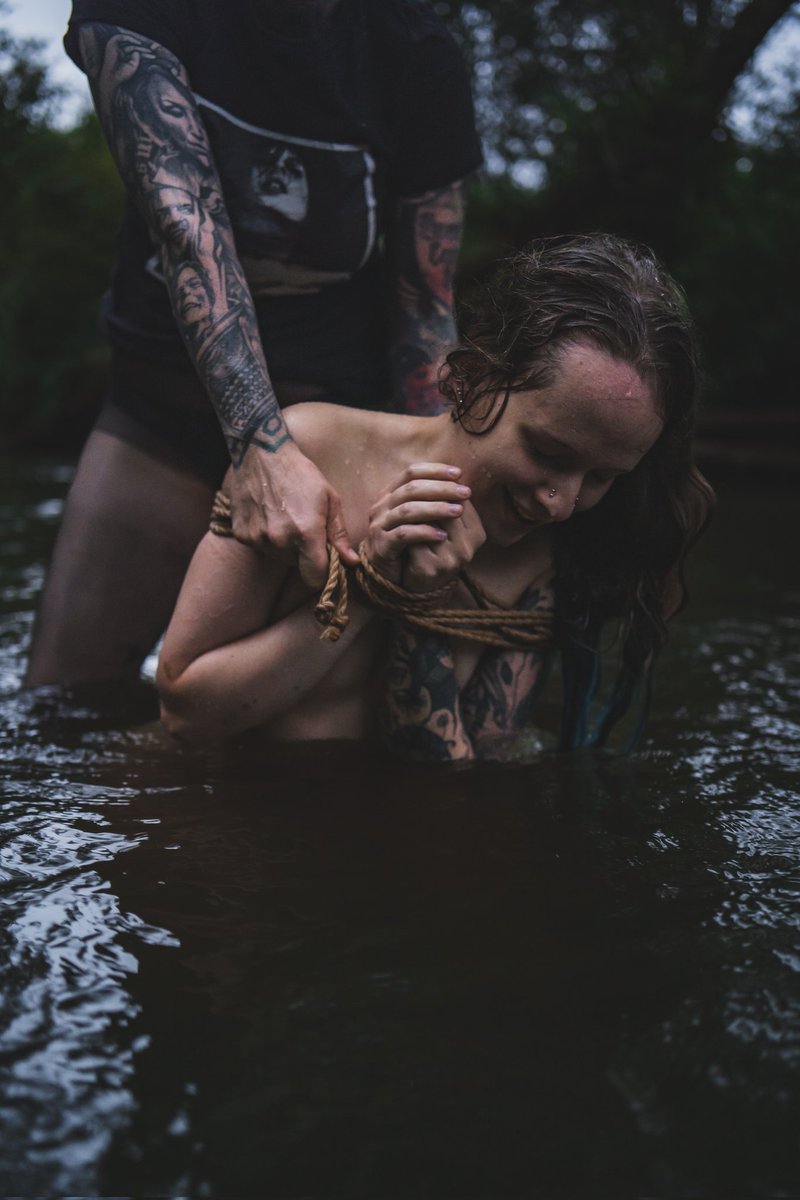 EdnaKinbaku's tweet photo. We have an exciting news coming up! Can't wait!!!

Brave @chupsinek photographed by @LukasnPhoto, drawning by yours truly 🖤

#shibari #bdsm #play #alternative https://t.co/Q6S7tYwmPD