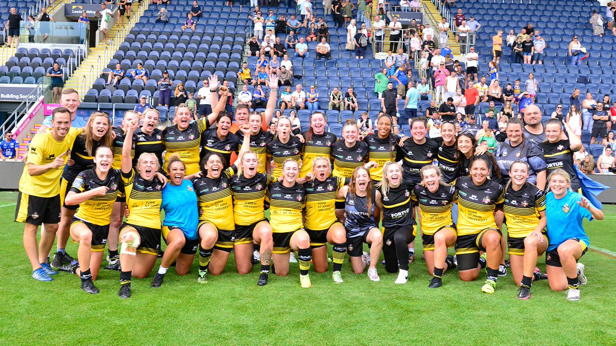 🏆 Your 2022 Betfred Women's Super League League Leaders' Shield Winners!

👊 A 22-14 victory over Leeds at Headingley this afternoon clinched the silverware and our Match Report from an engaging clash is now online.

🌐 yorkcityknights.com/ladies_reports…

#WeAreYork