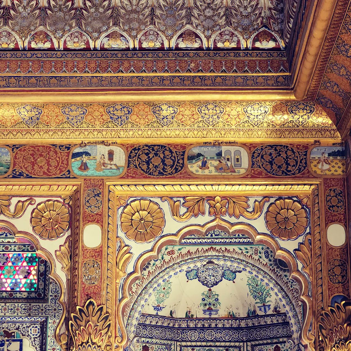 alokkarkera's tweet photo. Visited the #mehrangarhfort last #weekend, one of the most beautiful and well maintained forts in #India
#jodhpur #phoolmahal #takhatniwas
#rajasthan https://t.co/TYofY5lq1X