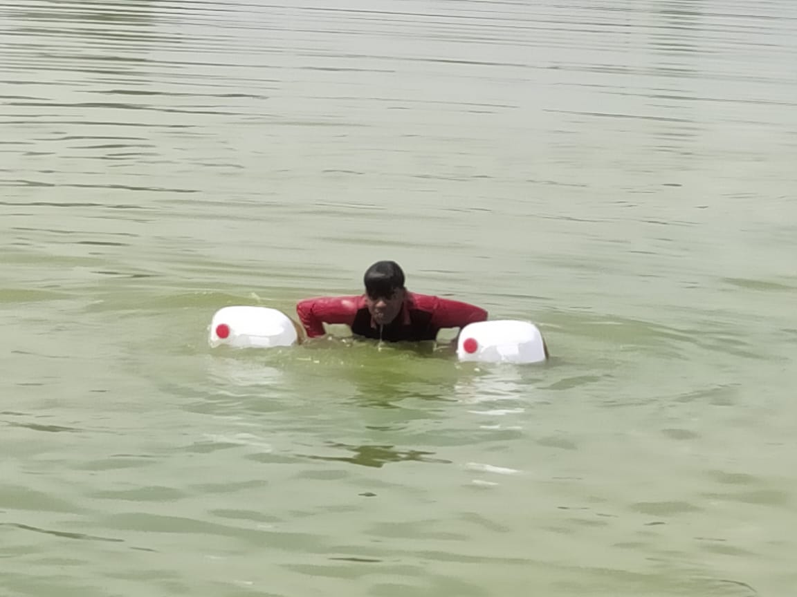 NabarangpurDeoc's tweet photo. Water rescue training of Dasarapada Shelter, Nabarangpur #osdma #Capacitybulding #dmnabarangpur https://t.co/jAdU2kf8Wl