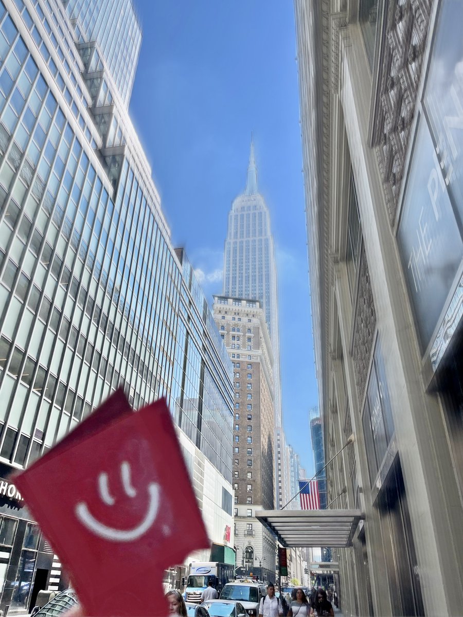 CardSnacks's tweet photo. When we aren't working on new cards, we love to explore!🤩
Can you name these famous NYC sights?🤔🏙
Retweet to be entered into our weekly drawing for a 25$ Amazon Gift Card! 🤑💸#Giveaway 
PS: To see more of our adventures, be sure to add us on BeReal! https://t.co/lqo62K53Mp https://t.co/EpfBpOl3Oh