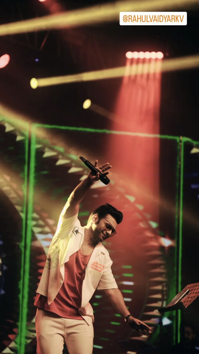 Ok33Official's tweet photo. The happiness in his eyes when he’s on stage.♥️😍🤘🎤

#RahulVaidya #RKVians @rahulvaidya23 https://t.co/1Zriv85UW3