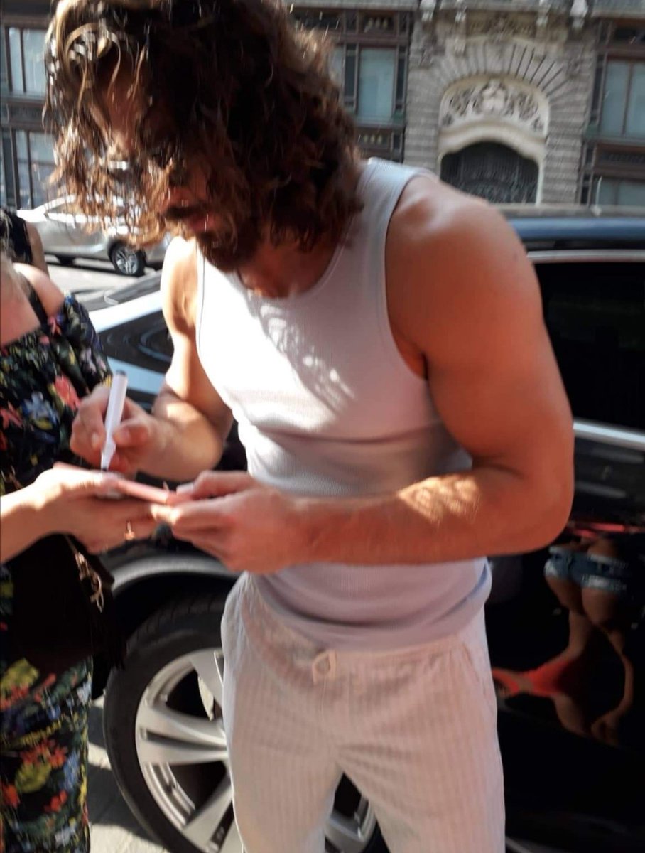 simonimrene1969's tweet photo. 2022.08.28. Budapest
A "nagy találkozás"🥰
Sokat vártam rá, de felejthetetlen élményben volt részem❤️🙏
#CanYaman https://t.co/7EiSzHSm9k