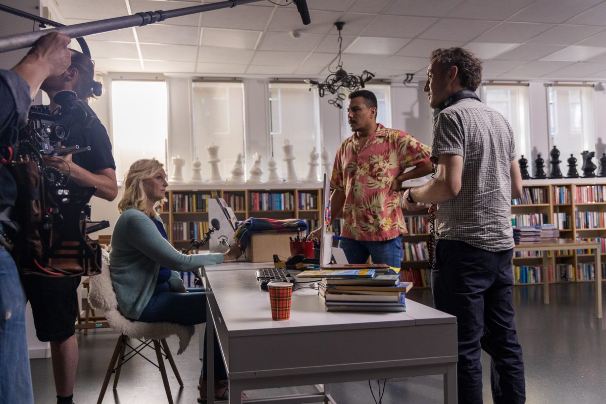 In @LantarenVenster was gisterenavond de prijsuitreiking van het 48 Film Project Rotterdam. Er werden weer geweldige films gemaakt tijdens de e editie. 
@Szutkowski en zijn team werden uiteindelijk uitgeroepen tot winnaar met hun film “De Kleine Astronaut”. #48hourfilmproject