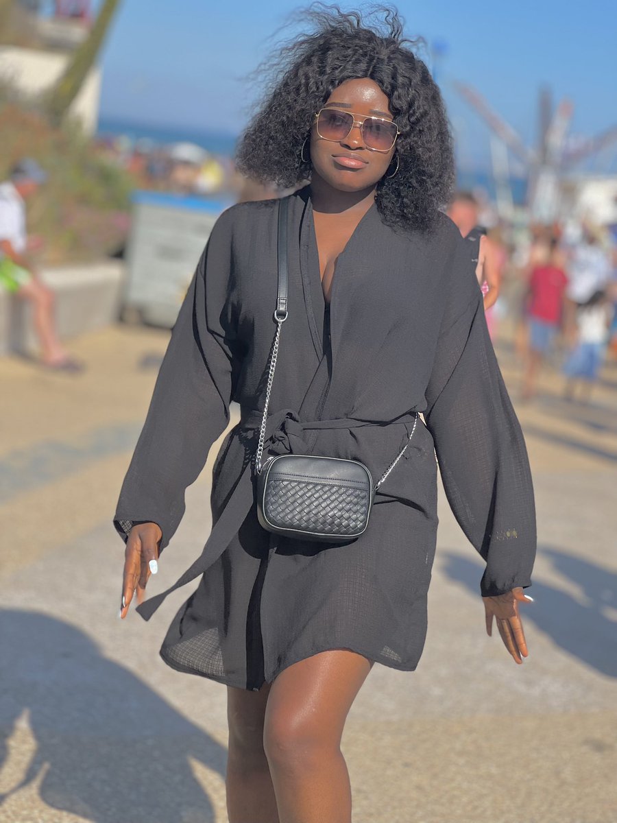 Lilysparrows ❤️ (@lilysparrows2) on Twitter photo Bournemouth 🏖. It feels so good . Bournemouth 🏖. It feels so good .