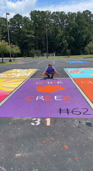 ttm_educator's tweet photo. This week, AHS Class of 2023 got celebrate the start to their senior year!! They painted their parking spots!!! #YellowJackets 🖤💛🐝 https://t.co/6iF4b3FDe3
