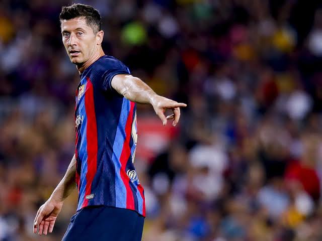 SMukangai's tweet photo. Barcelona vs Real Valladolid, live on 102.7 @radiomaisha at 8:30pm. Unategea ukiwa wapi na shabiki wa timu gani? If you are tuned RETWEET.

Photo Courtesy. https://t.co/1mdVOSuoPj