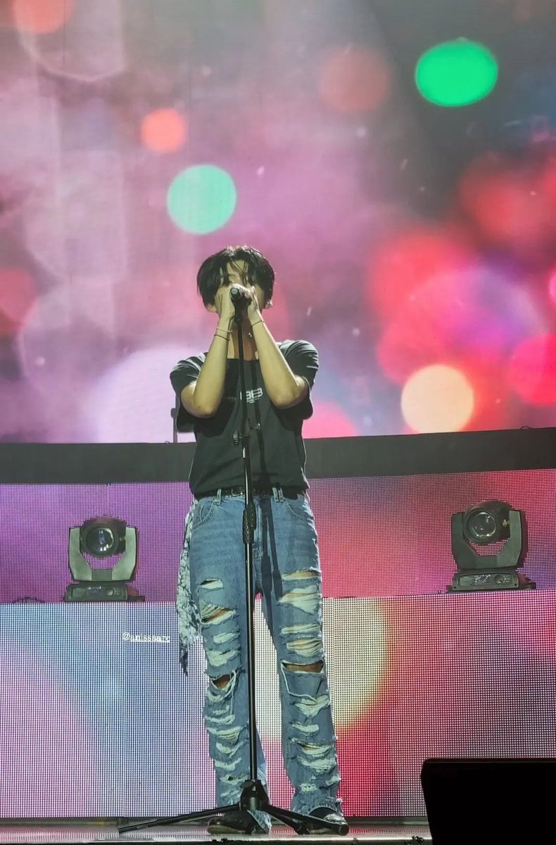 BrasilGaho's tweet photo. [📸] Gaho e Kave live in Jacarta.

Cr: annissarc

#GahoAndKAVE_ChothaFest
#Gaho #가호 @gaho88882970 @kave_official @_ownr__ @jisangoingon https://t.co/3NGtY6Uv45