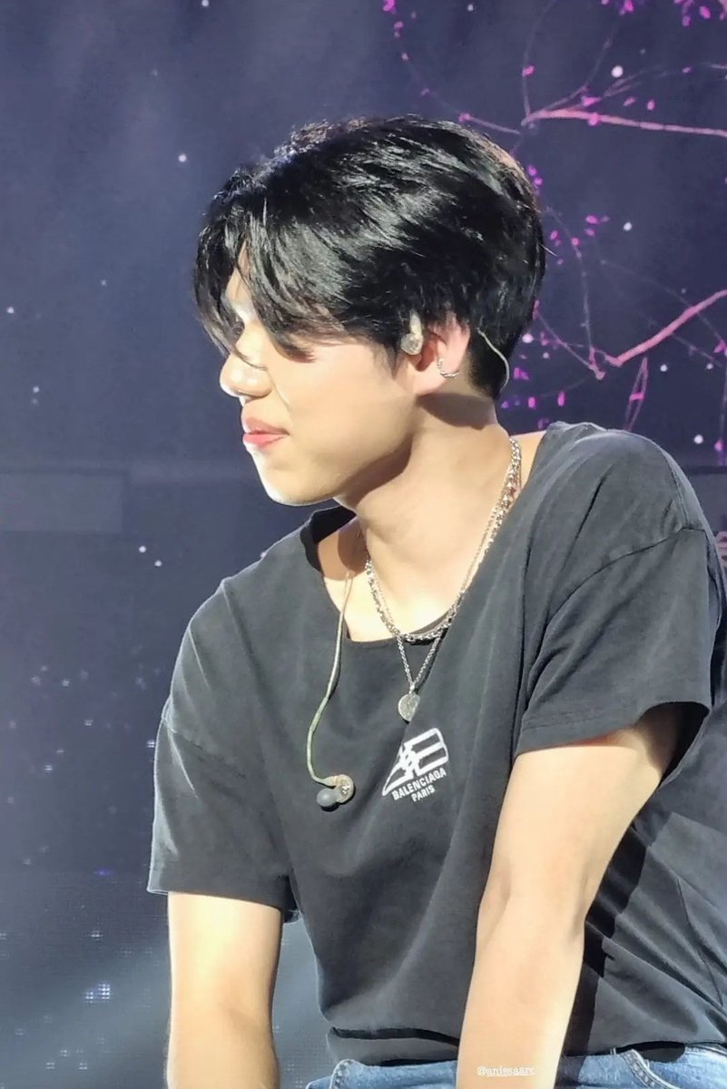 BrasilGaho's tweet photo. [📸] Gaho e Kave live in Jacarta.

Cr: annissarc

#GahoAndKAVE_ChothaFest
#Gaho #가호 @gaho88882970 @kave_official @_ownr__ @jisangoingon https://t.co/3NGtY6Uv45