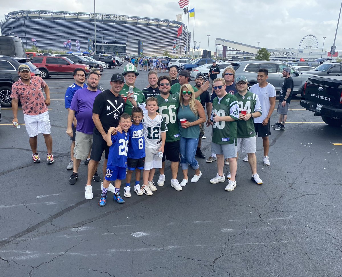 Babchik's tweet photo. Download and listen ANYWHERE even at a #Falgate #jets #giants #MorningAfter @FalQueen https://t.co/6JoZALY1Mf
