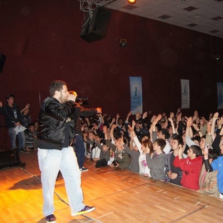 hiphoptimecomtr's tweet photo. Selim Muran ∞

konserlerimizde ve stüdyomuzda bizi yalnız bırakmayan,sayısız kez sahne alan ve ziyaret eden Selim Muran’ın vefat haberini üzülerek almış bulunmaktayız.

Neşeli, hayat dolu bir sanatçı olan Selim Muran’a Allah’tan rahmet ve sevenlerine sabır diliyoruz. #SelimMuran https://t.co/8uBZN5qqd0
