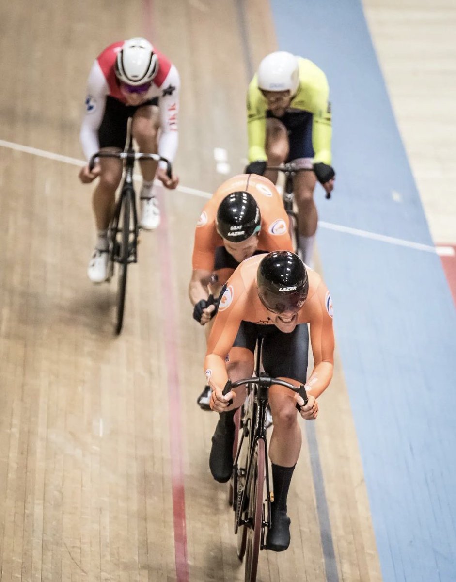 The need for speed 💨
.
.
.
.
.
#designedforspeed #cycling #cyclinglife #cyclingshots #cyclingphotos #ciclismo #sockdoping #cyclingspparel