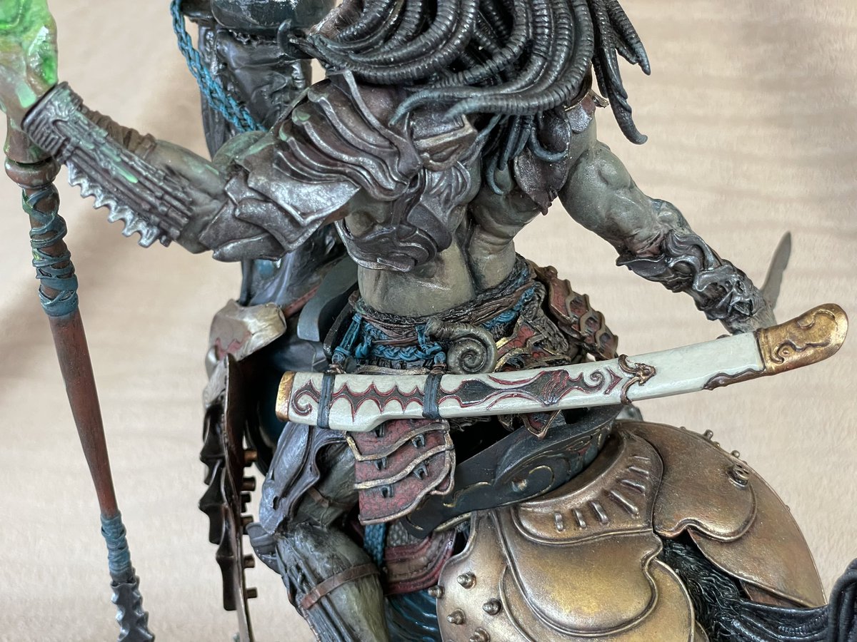 MassimoVallery's tweet photo. Predator samurai on xeno horse, gorgeous model sculpted by Takayuki Takeya #kamehousestudio #rakayukitakeya #massimovallery #predator #alien #xenomorfo #resinmodelkit #vallejocolor #liquitexcolor https://t.co/juiKd3So8a