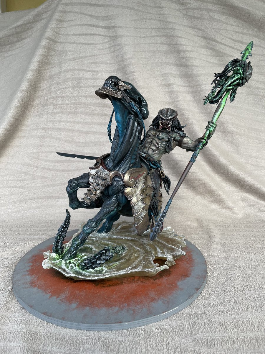MassimoVallery's tweet photo. Predator samurai on xeno horse, gorgeous model sculpted by Takayuki Takeya #kamehousestudio #rakayukitakeya #massimovallery #predator #alien #xenomorfo #resinmodelkit #vallejocolor #liquitexcolor https://t.co/juiKd3So8a