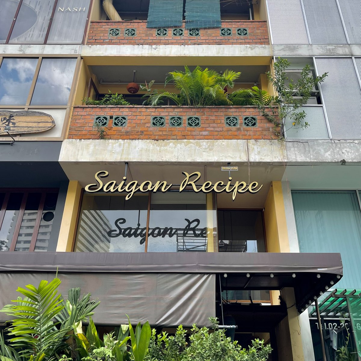 maideemaireview's tweet photo. ร้านตั้งอยู่ซ.สุขุมวิท49 สามารถจอดรถได้ในโครงการพิมาน49 (Piman49) จอดฟรี 1.30 ชม. ถ้ามีตราประทับร้าน

📍 Saigon Recipe
02 662 6311
https://t.co/LgFWENWZov https://t.co/x3fL9cHlPU