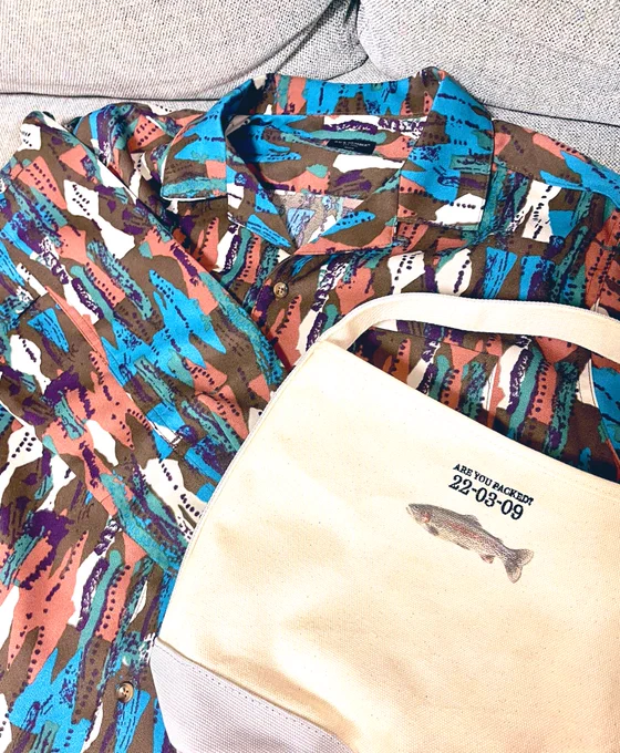 今日憧れの柄シャツと気になってたバックを買ったのでとても嬉しいお出掛けの時に着よ! 