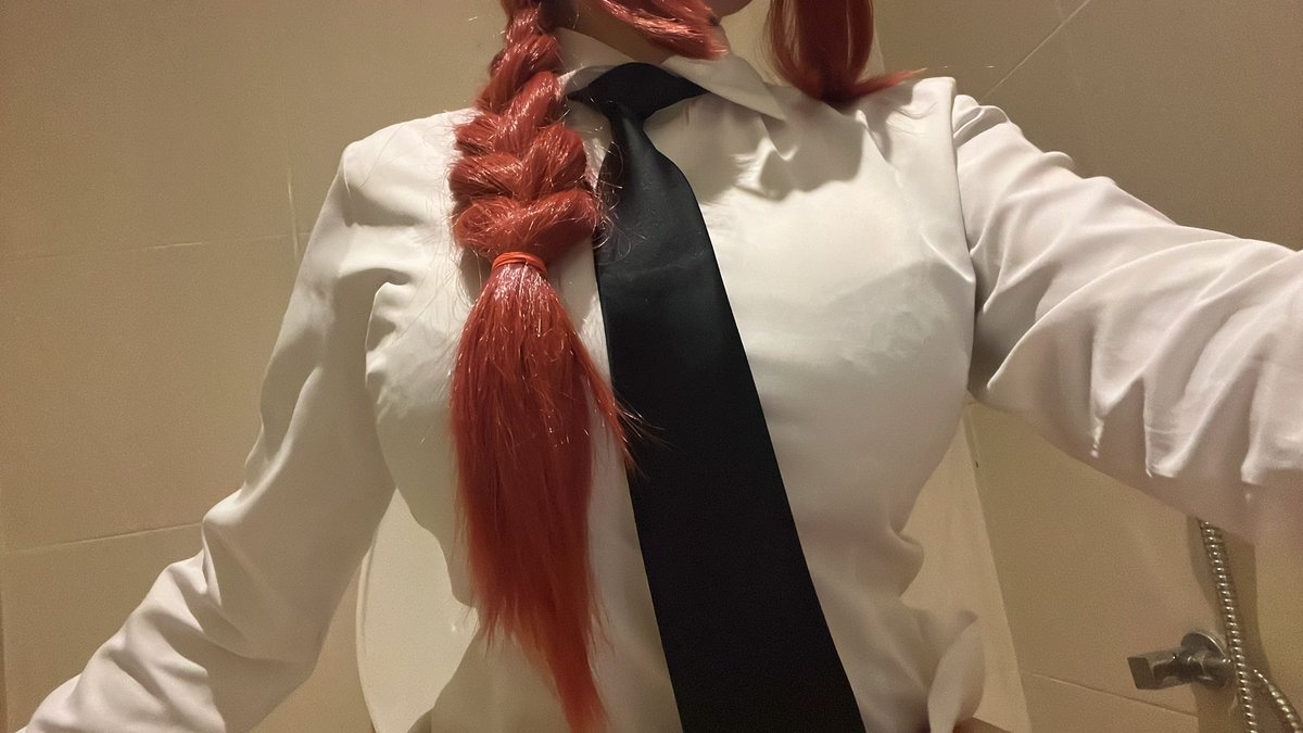 hakaosan's tweet photo. 300 retweets will post a lower angle of makima taking a crap https://t.co/lNVoGqbJwy