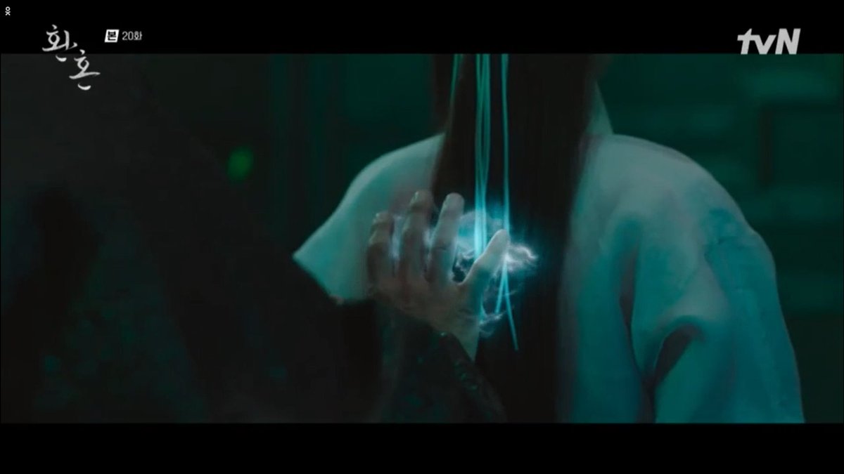 ramblingsofafan's tweet photo. Jin Mu controls Naksu and infuses her with energy so she can use her powers. She is running wild, slowly getting petrified, like her father before her. #AlchemyOfSoulsEp20 https://t.co/XEUJkR61kd