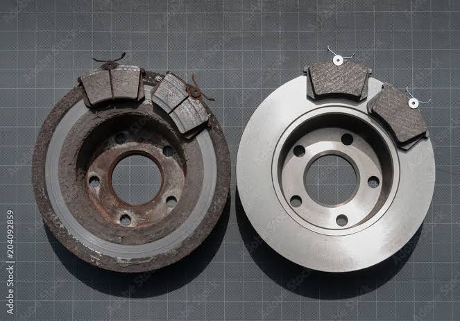 WHEN SHOULD YOU REPLACE YOUR BRAKE PADS AND DISCS?

[THREAD]