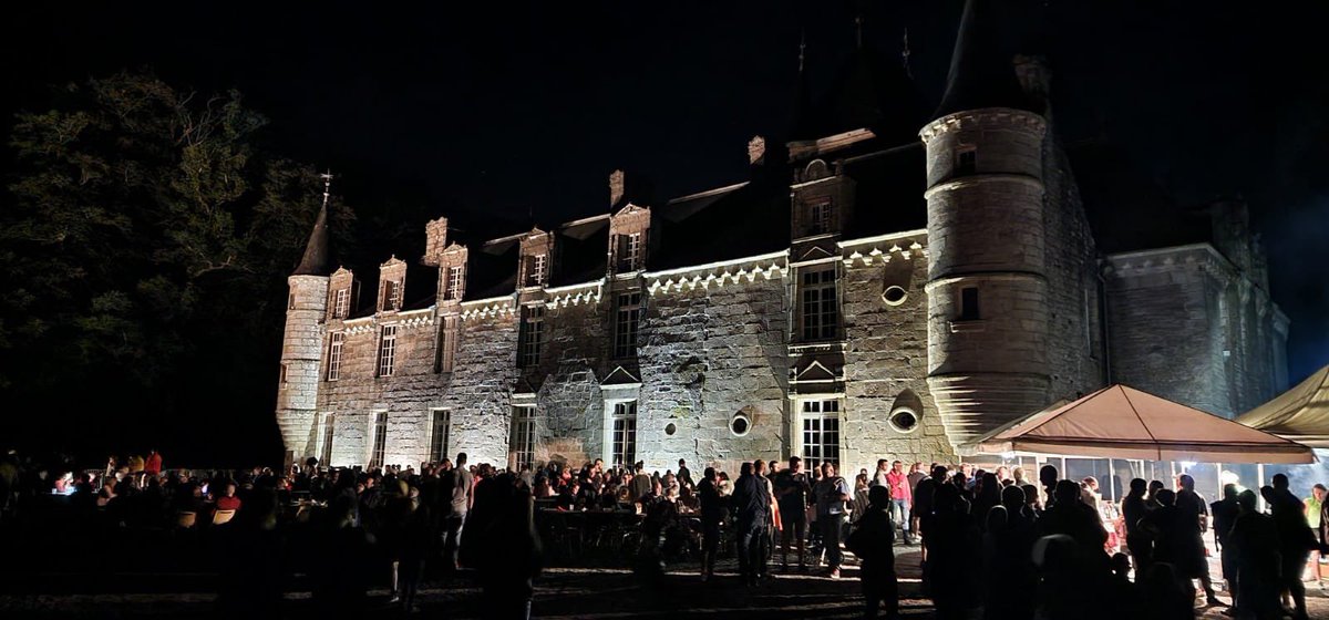 Magnifique château de Craffault à #pledran <a href="/StBrieucAgglo/">StBrieuc Armor Agglo</a> <a href="/cotesdarmor22/">cotesdarmor</a>